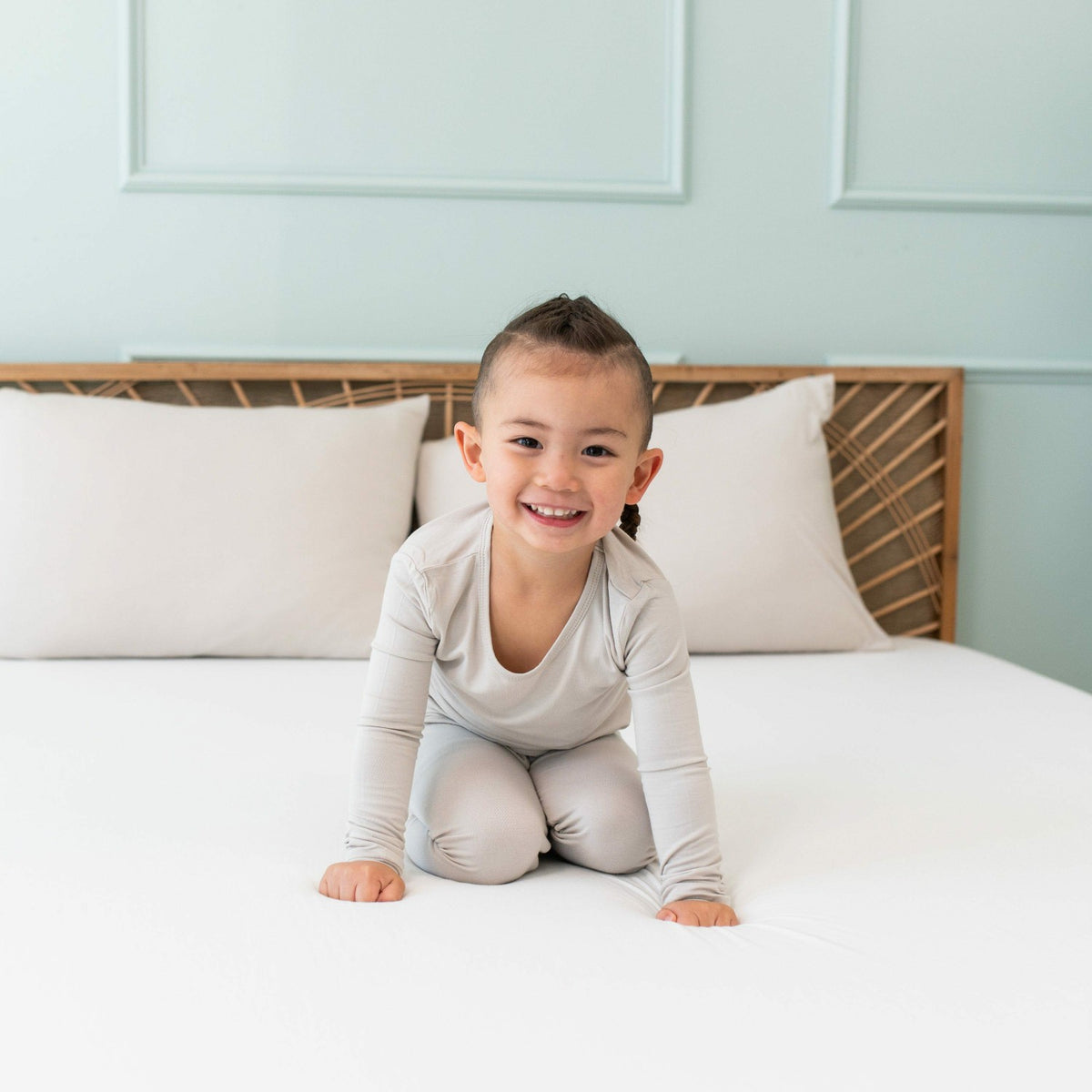 Long Sleeve Pajamas in Oat | Kyte Baby