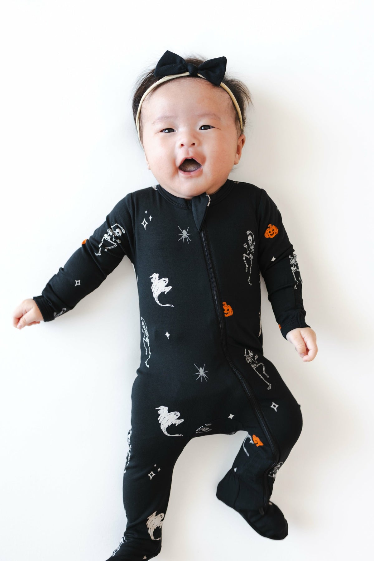 Zippered Footie in Halloween Friends | Kyte Baby