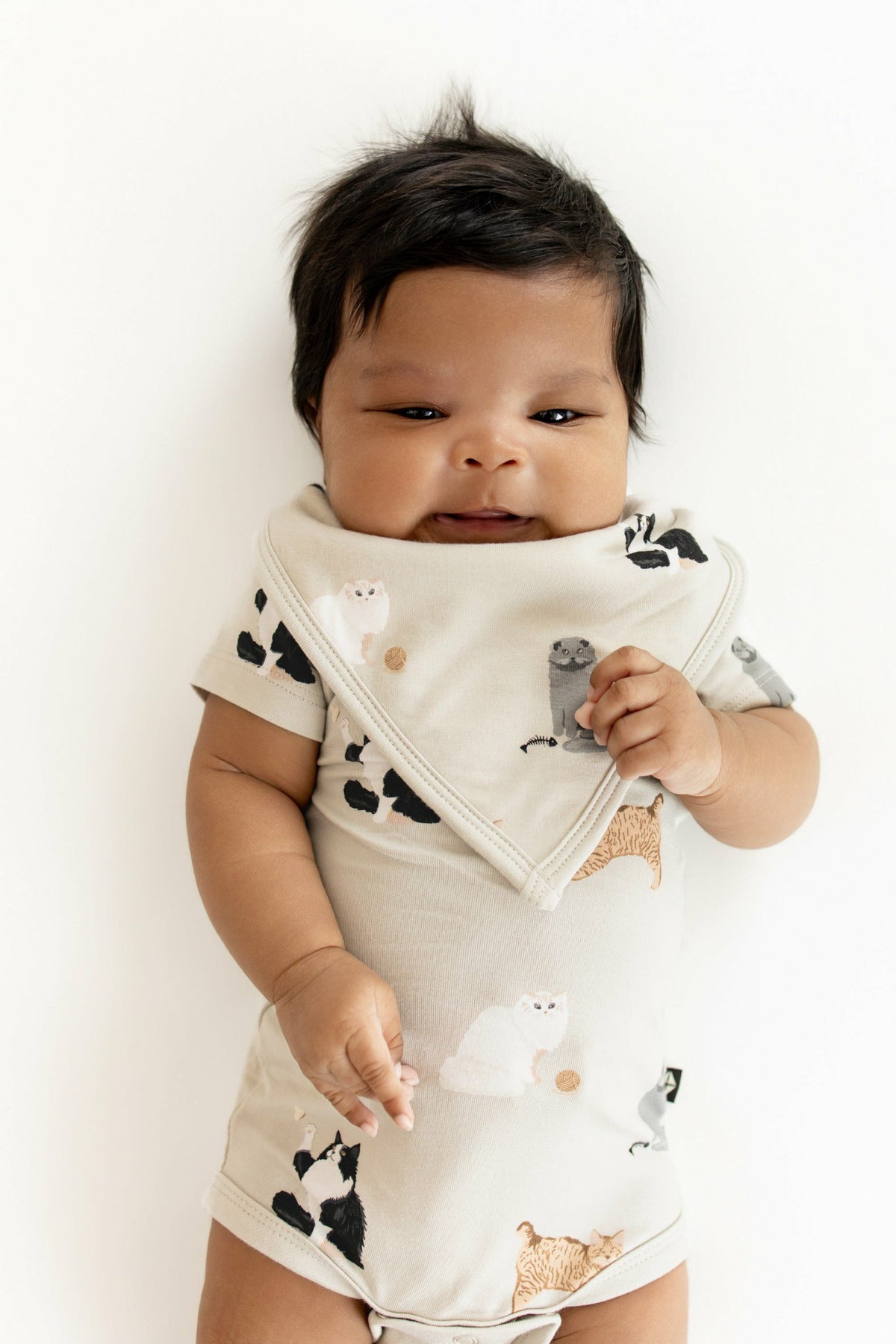 Bib in Fluffy Cat | Kyte Baby