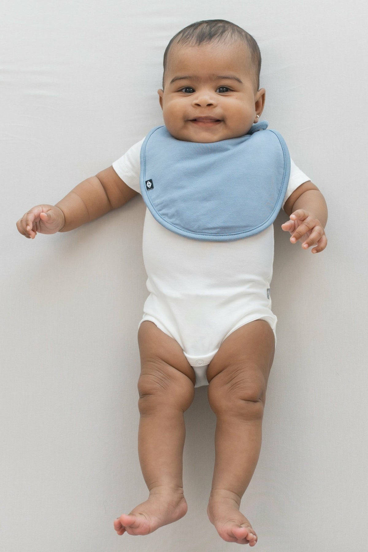Cushy Bib in Slate | Kyte Baby