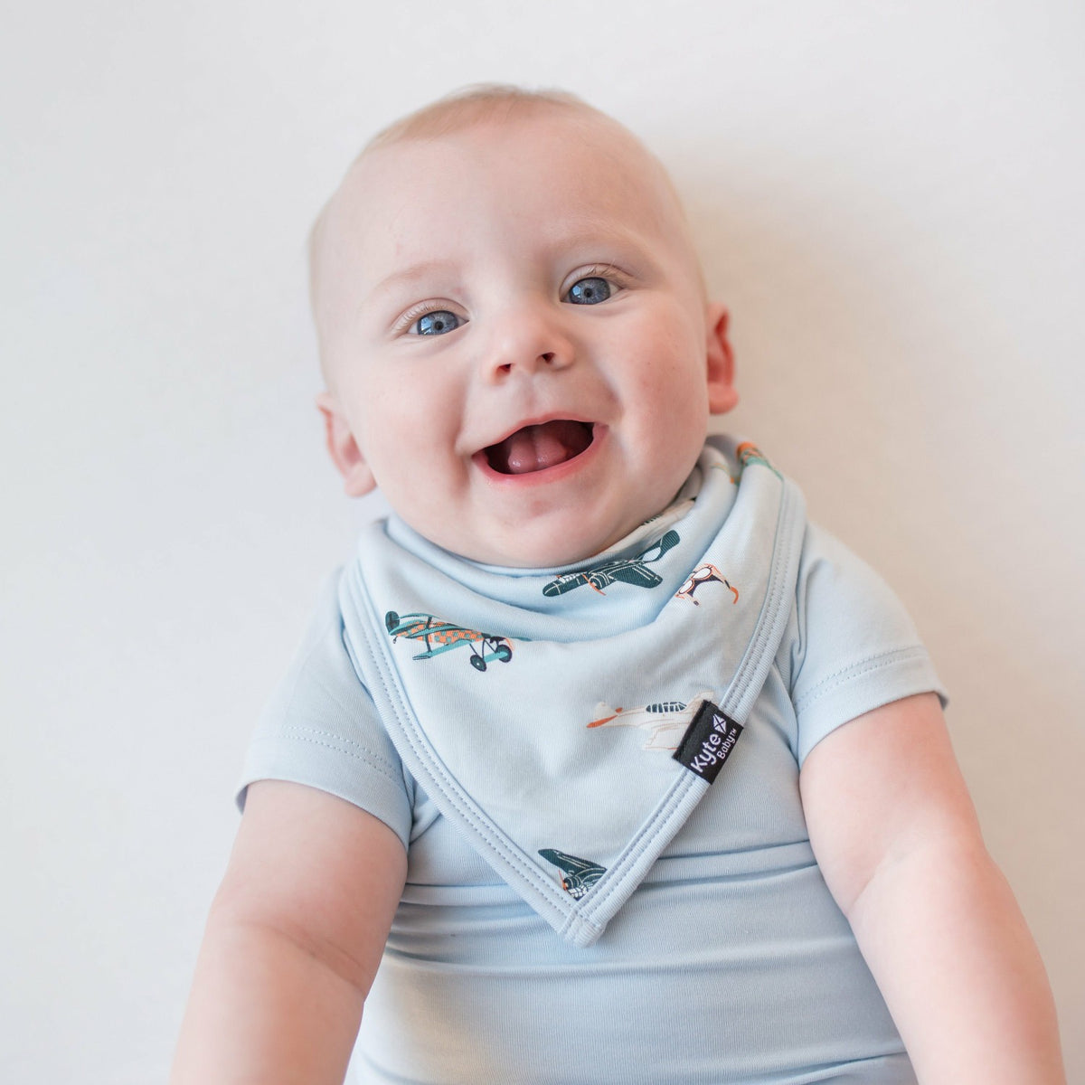 Bib in Take Off | Kyte Baby