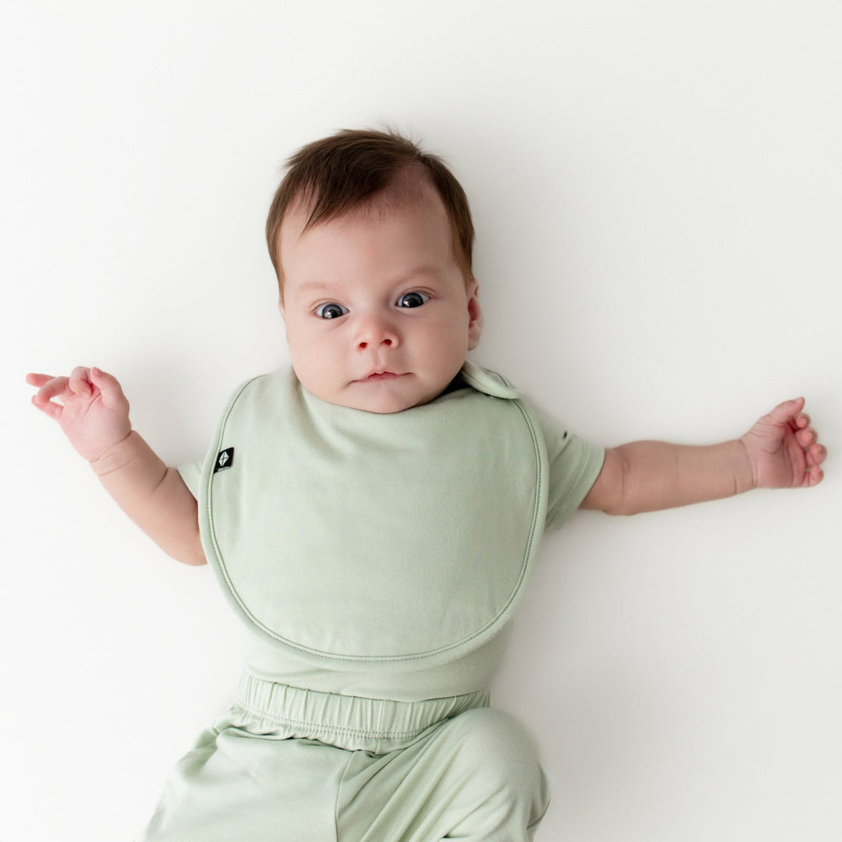 Cushy Bib in Basil | Kyte Baby