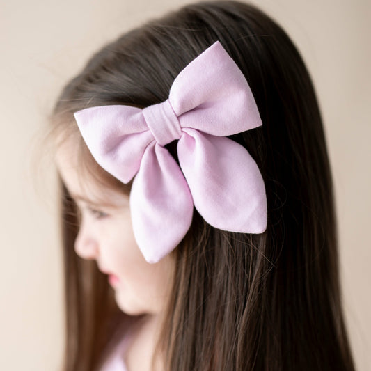 Medium Alligator Clip Bow in Thistle | Kyte Baby