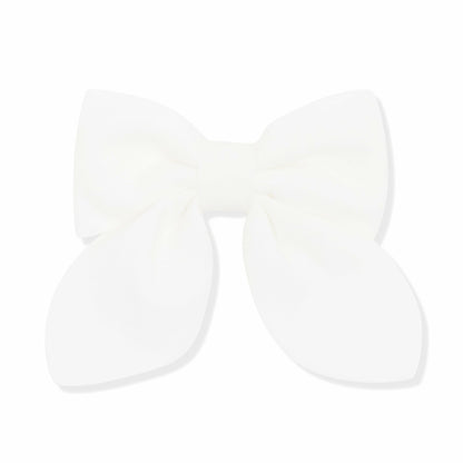 Medium Alligator Clip Bow in Cloud | Kyte Baby