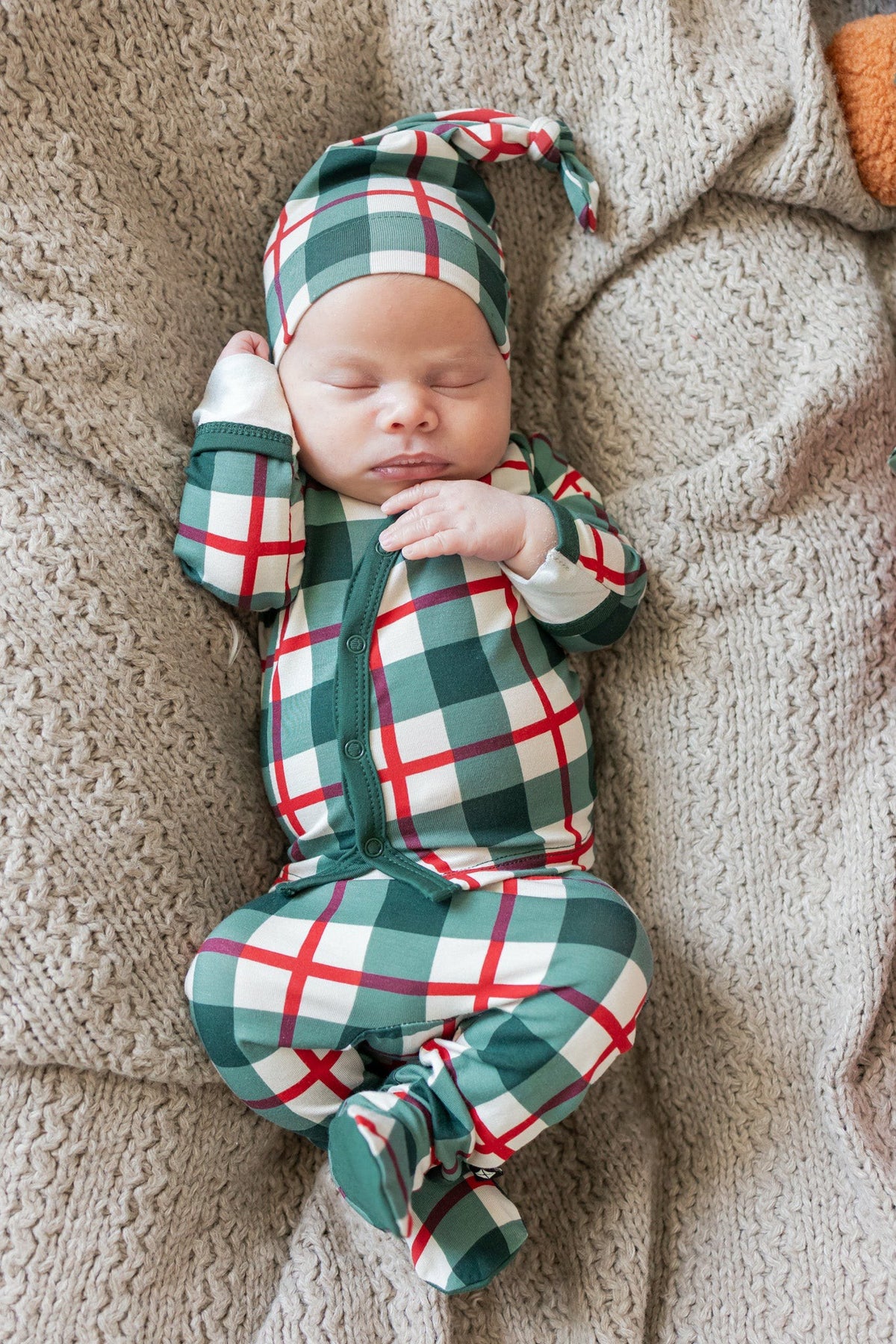 Take Me Home Set with Cap in Holiday Plaid | Kyte Baby