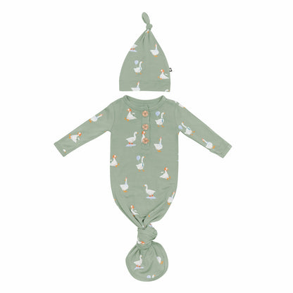 Knotted Day Gown with Hat Set in Silly Goose | Kyte Baby