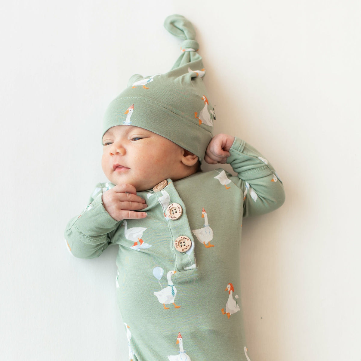 Knotted Day Gown with Hat Set in Silly Goose | Kyte Baby