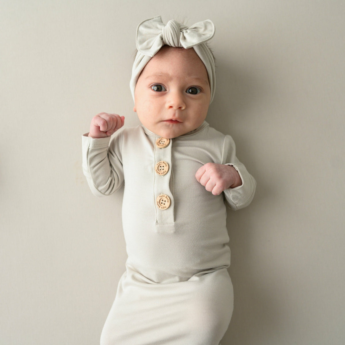 Oat Knotted Gown Bow Set | Kyte Baby