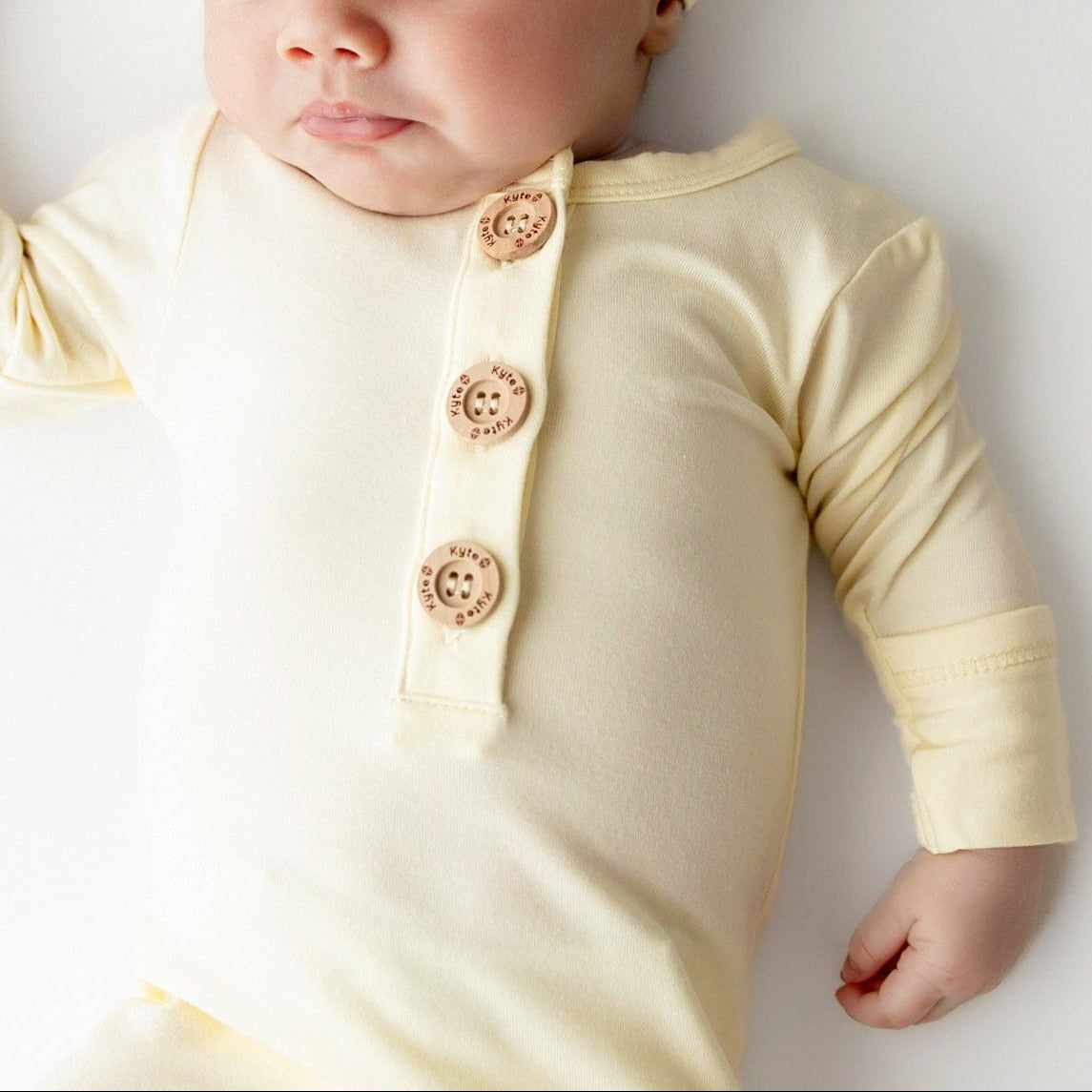 Knotted Day Gown with Hat Set in Chamomile | Kyte Baby