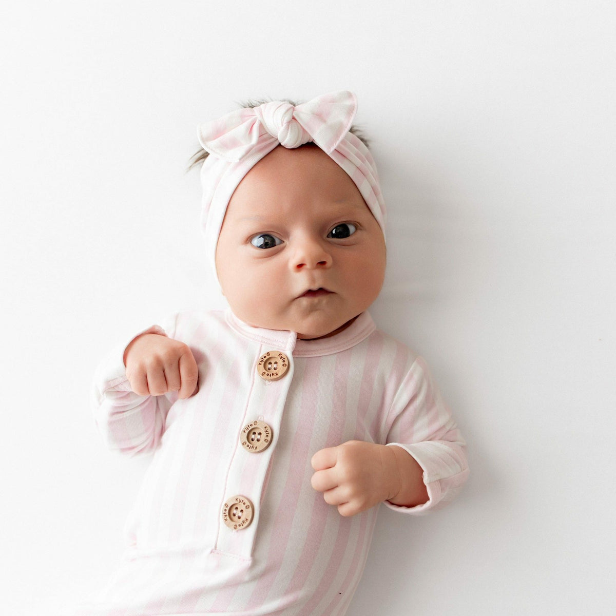 Knotted Gown with Bow Set in Cloud | Kyte Baby