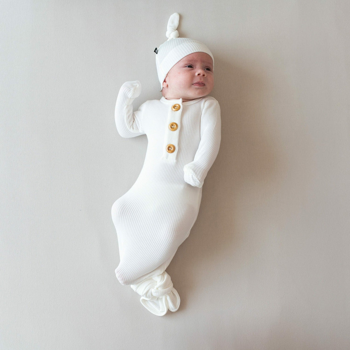 Ribbed Knotted Gown and Hat Cloud | Kyte Baby