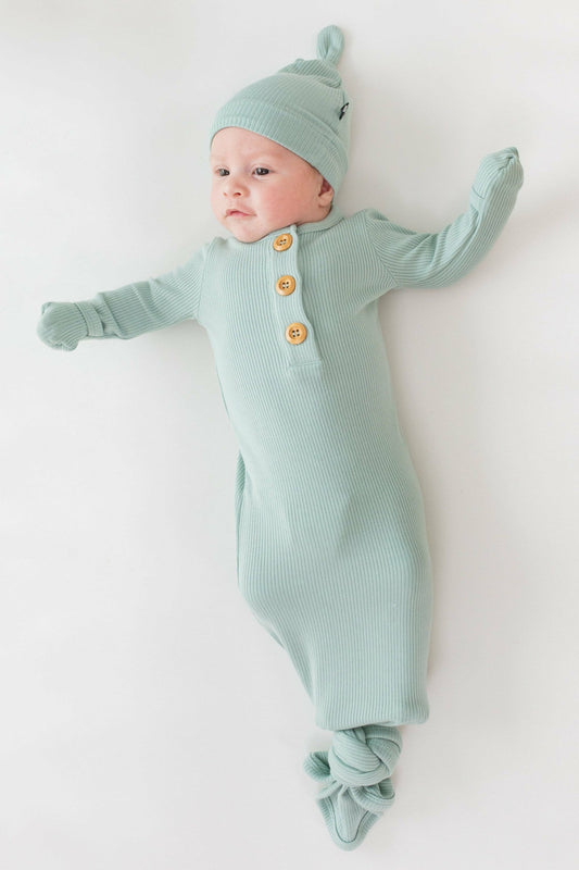 Ribbed Knotted Gown and Hat Sage | Kyte Baby