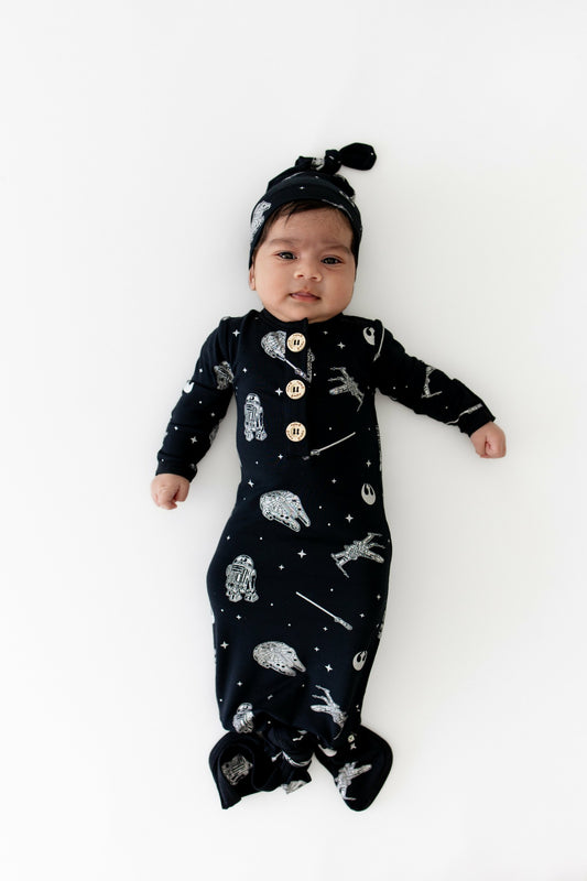 Knotted Day Gown with Hat Set in STAR WARS™ | Kyte Baby