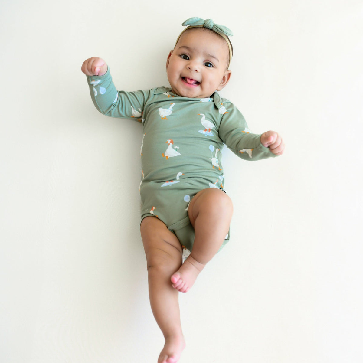 Long Sleeve Bodysuit in Silly Goose | Kyte Baby