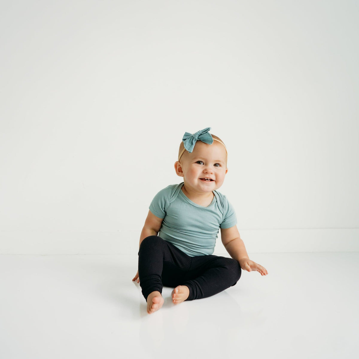 Ribbed Leggings in Midnight | Kyte Baby