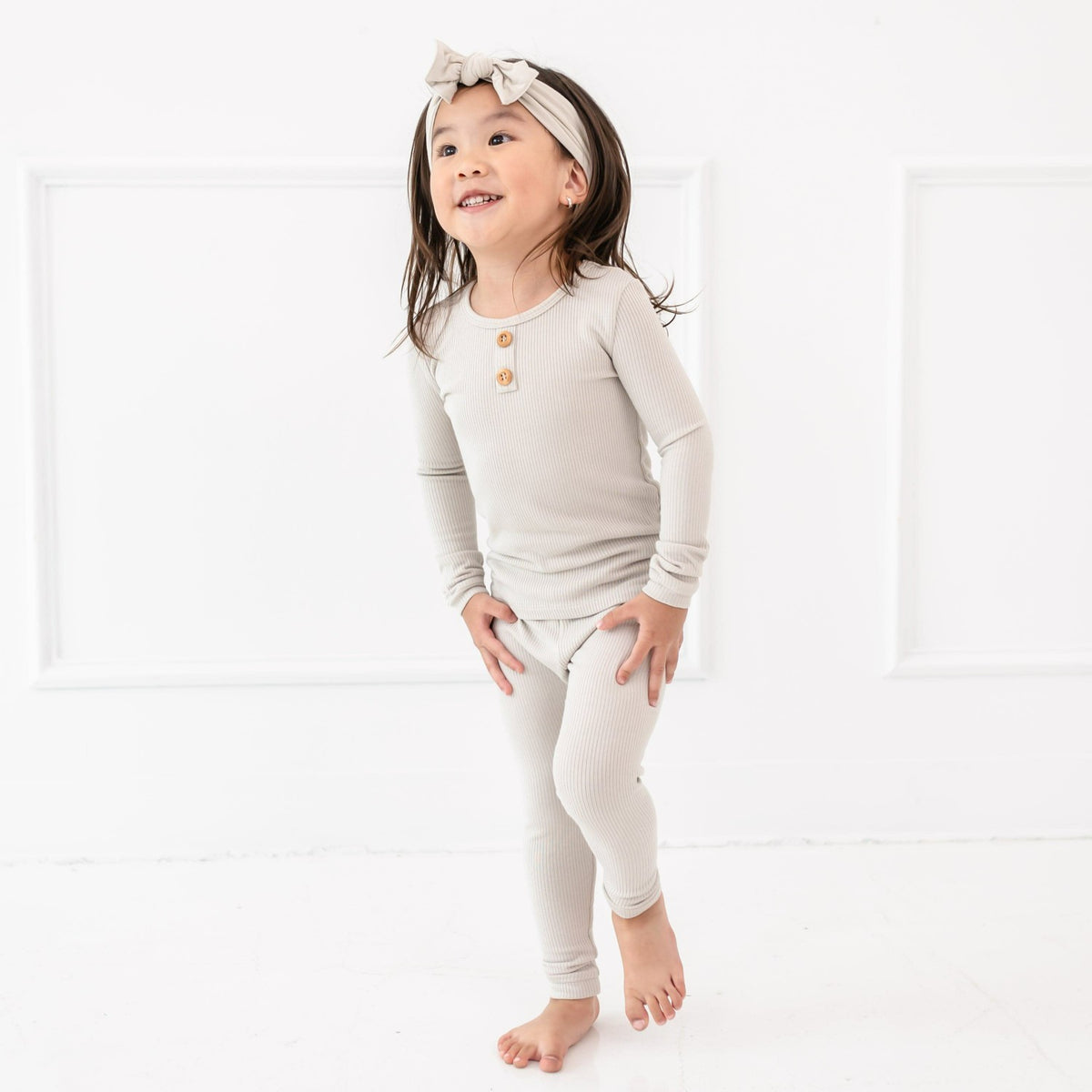 Ribbed Henley Set in Oat | Kyte Baby