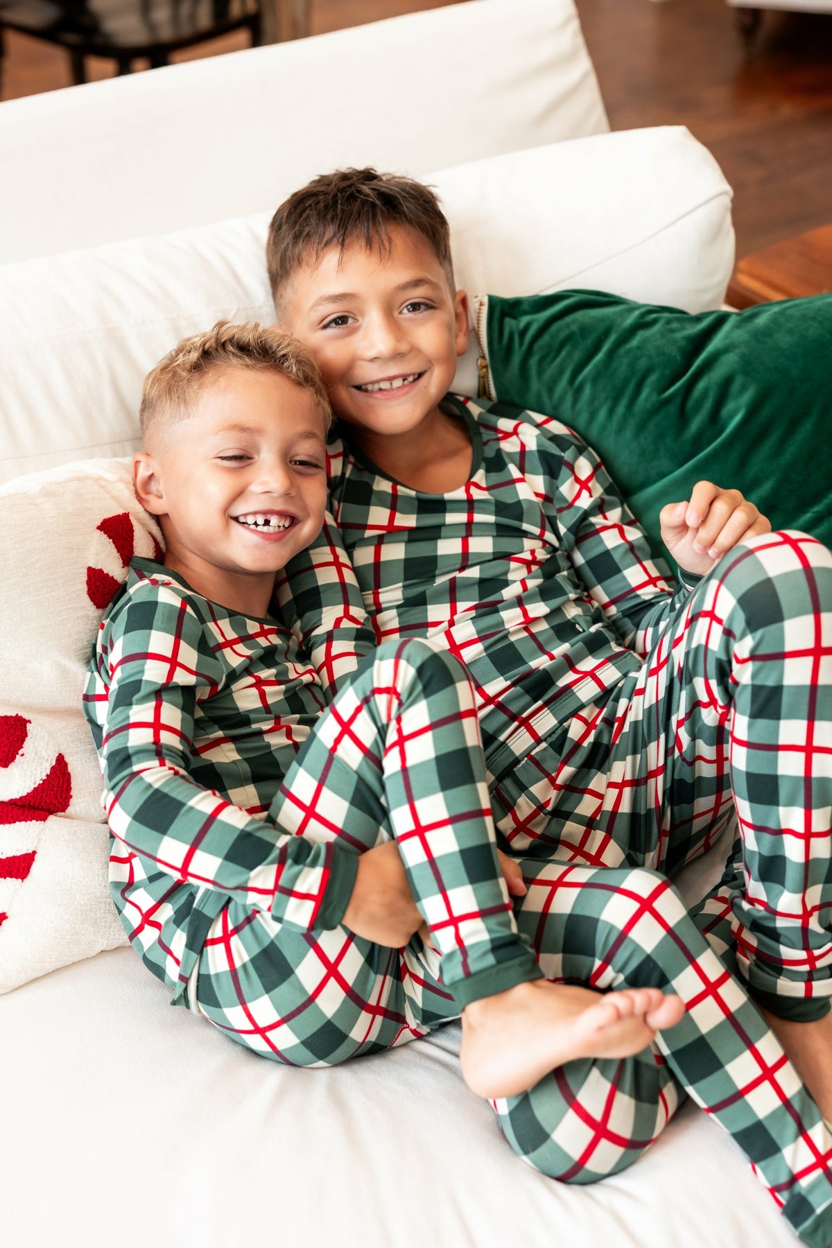 Long Sleeve Pajamas in Holiday Plaid | Kyte Baby