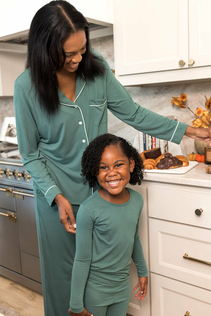 Long Sleeve Pajamas in Pine | Kyte Baby