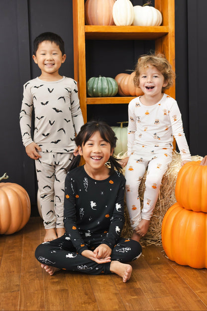 Long Sleeve Pajamas in Halloween Friends | Kyte Baby