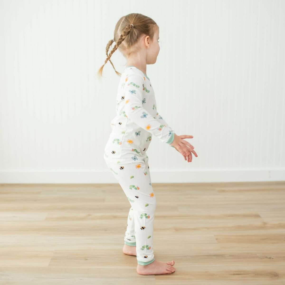 Long Sleeve Pajamas The Very Hungry Caterpillar™ | Kyte Baby
