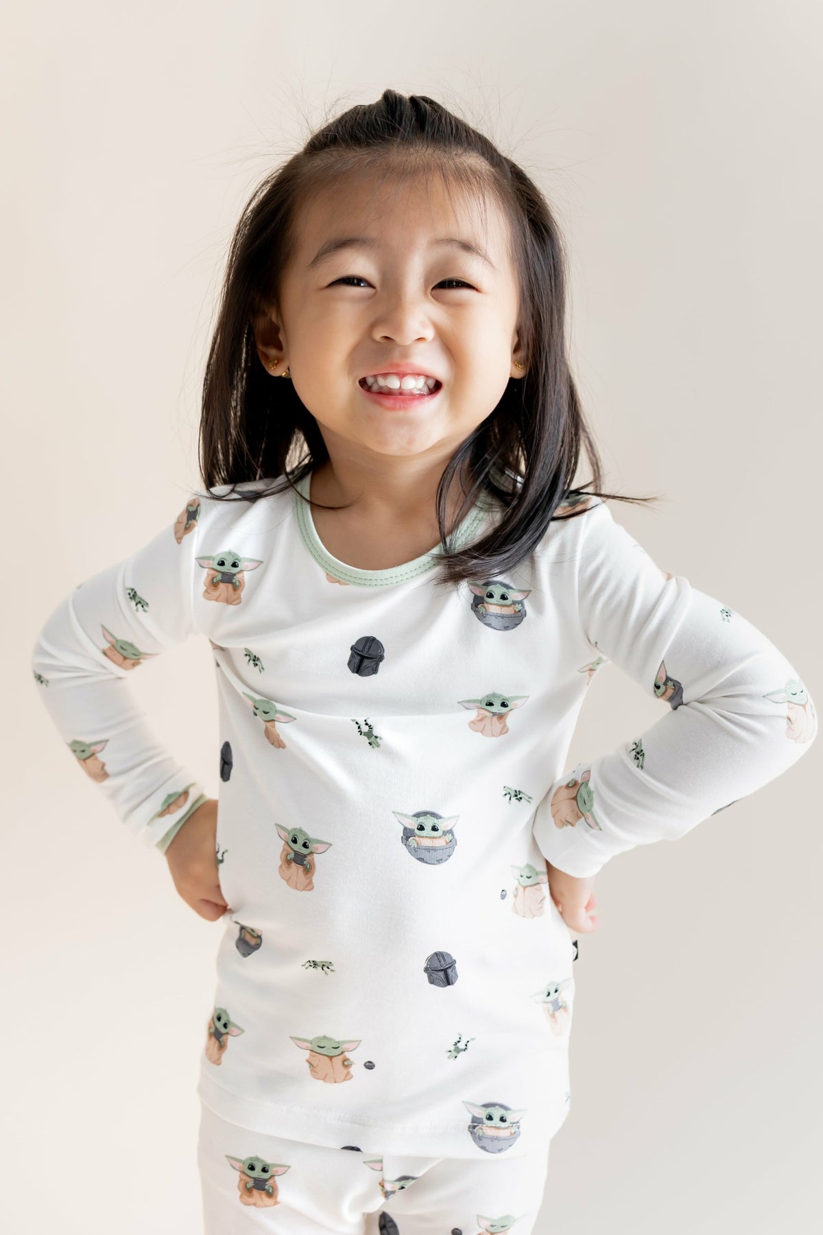 Long Sleeve Pajamas in Grogu™ | Kyte Baby