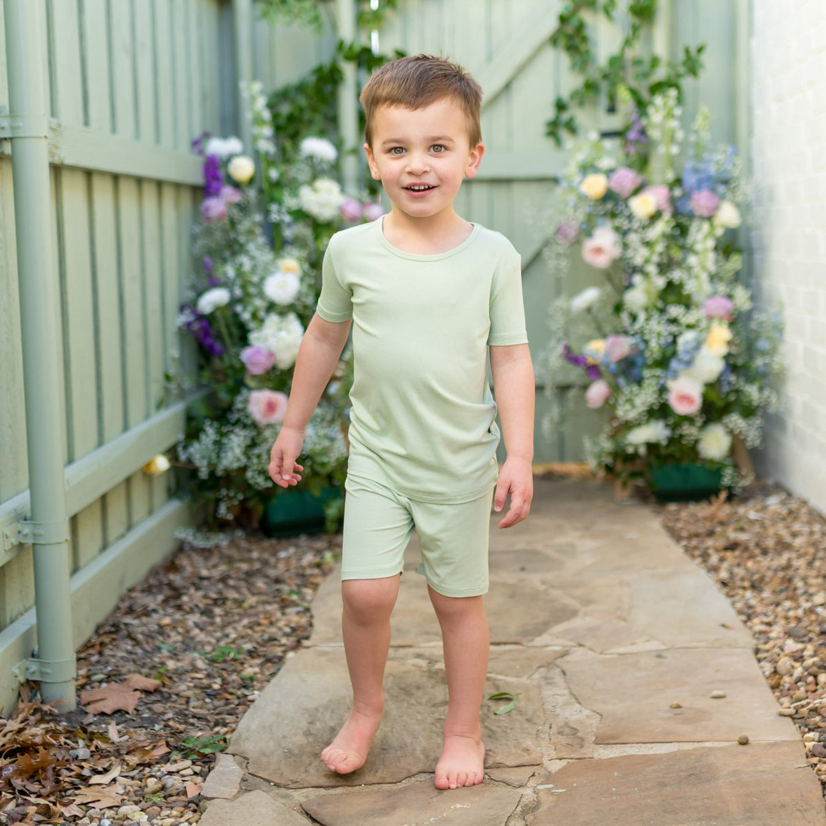 Short Sleeve Pajamas in Basil | Kyte Baby