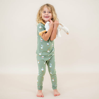 Short Sleeve with Pants Pajamas in Silly Goose | Kyte Baby