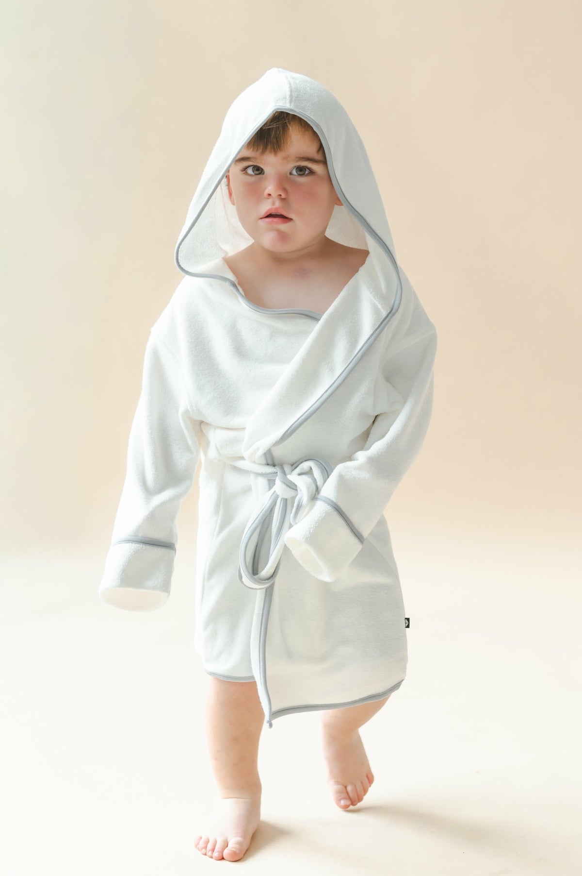 Hooded Bath Robe in Cloud with Storm Trim | Kyte Baby