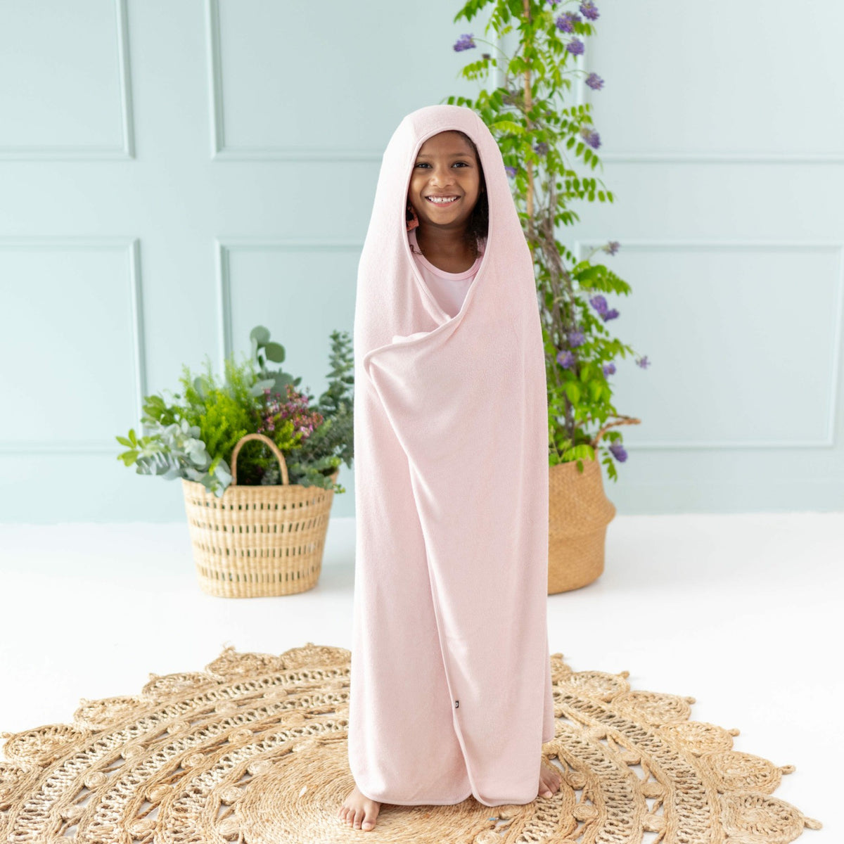 Toddler Hooded Bamboo Bath Towel in Blush | Kyte Baby