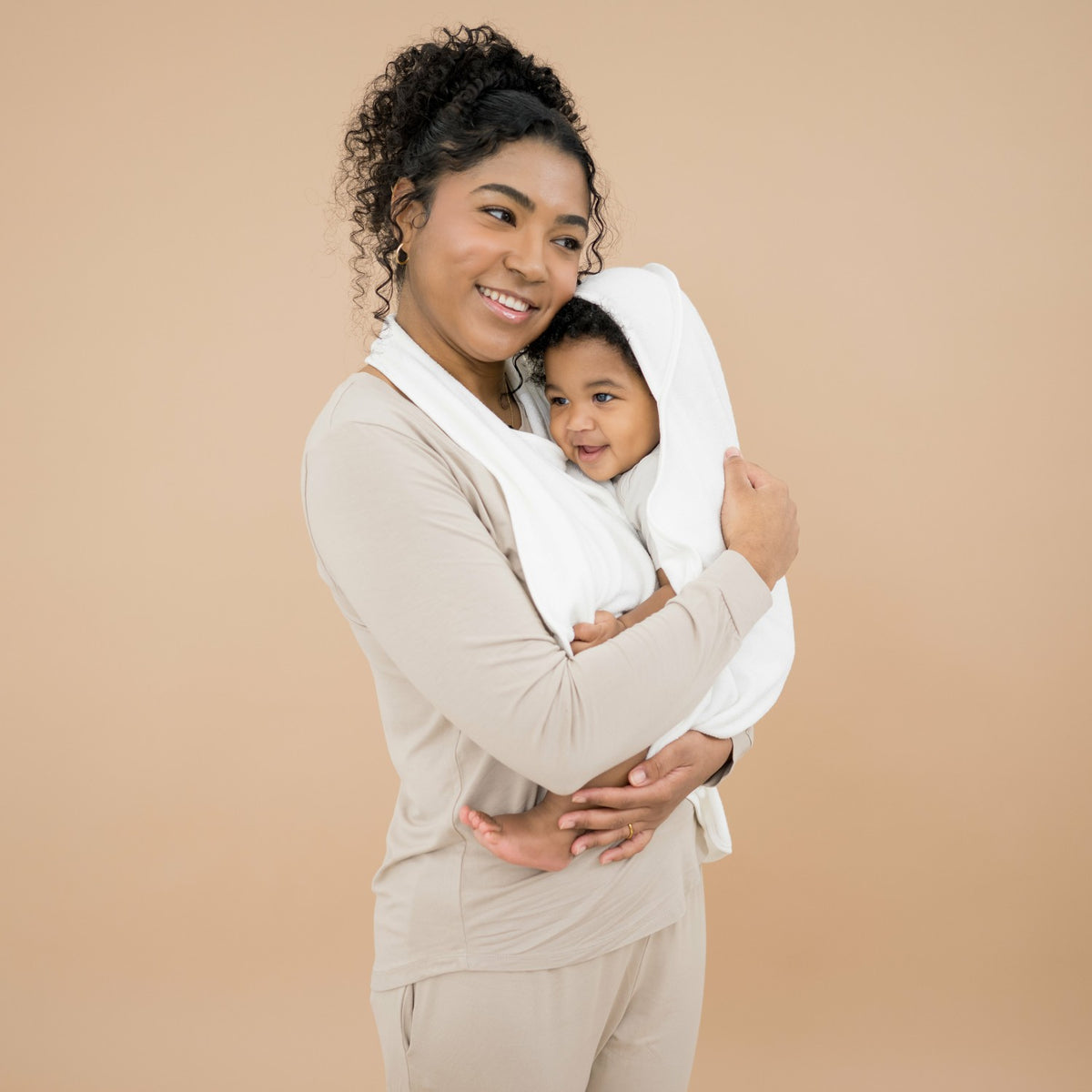 Terry Apron Towel in Cloud | Kyte Baby