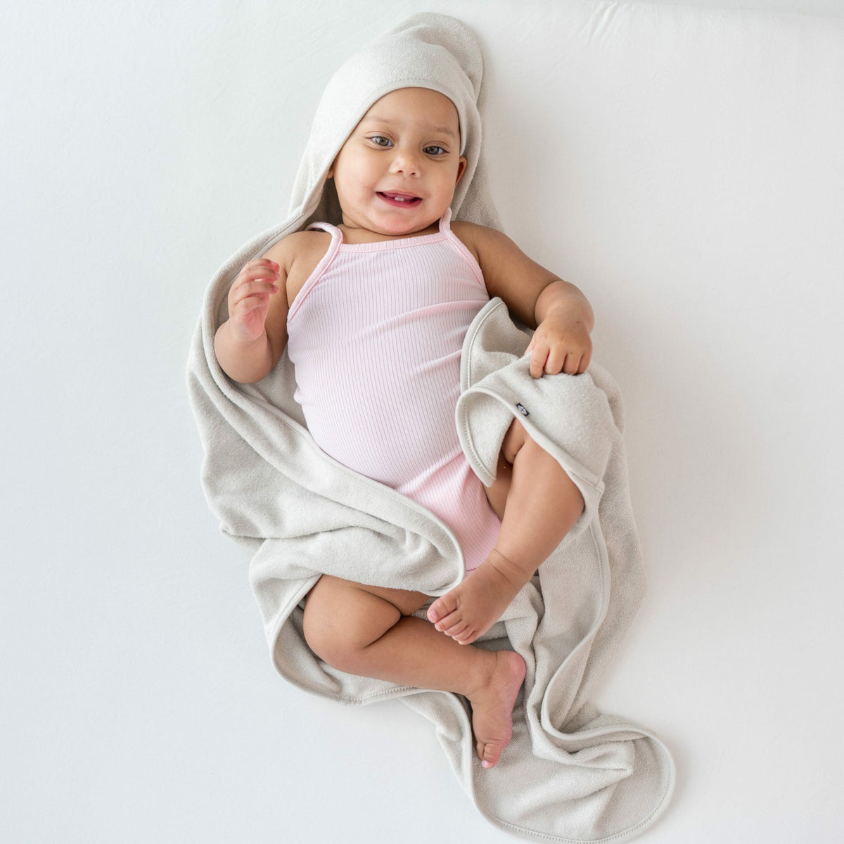 Hooded Infant Bath Towel in Oat | Kyte Baby