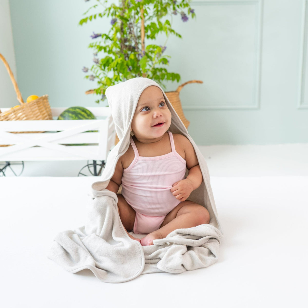 Hooded Infant Bath Towel in Oat | Kyte Baby