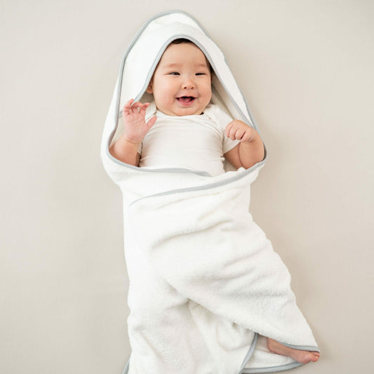 Hooded Bath Towel in Cloud with Storm Trim | Kyte Baby