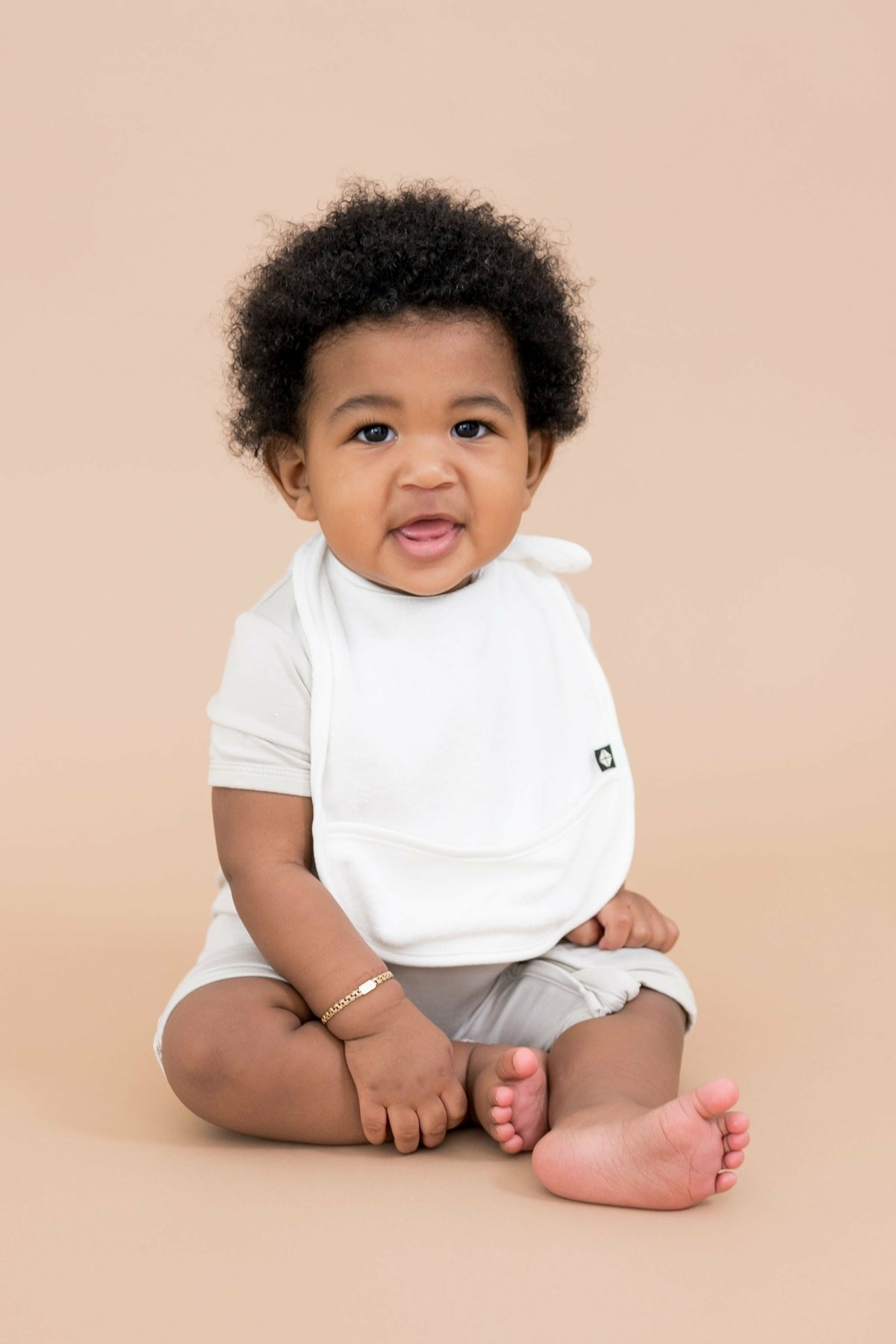 Terry Pocket Bib in Cloud | Kyte Baby