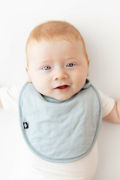 Cushy Bib in Fog | Kyte Baby