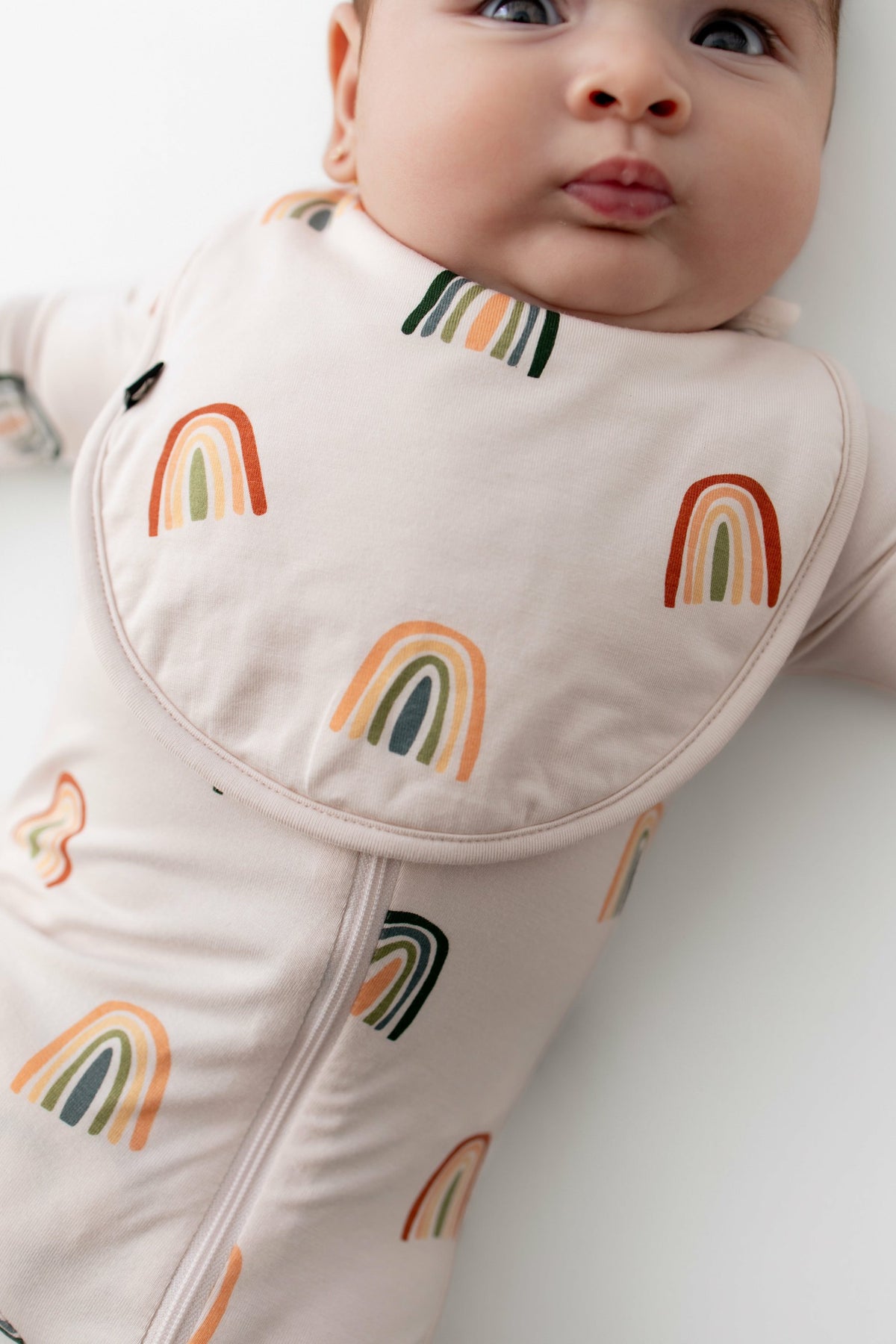 Cushy Bib in Retro Rainbow | Kyte Baby
