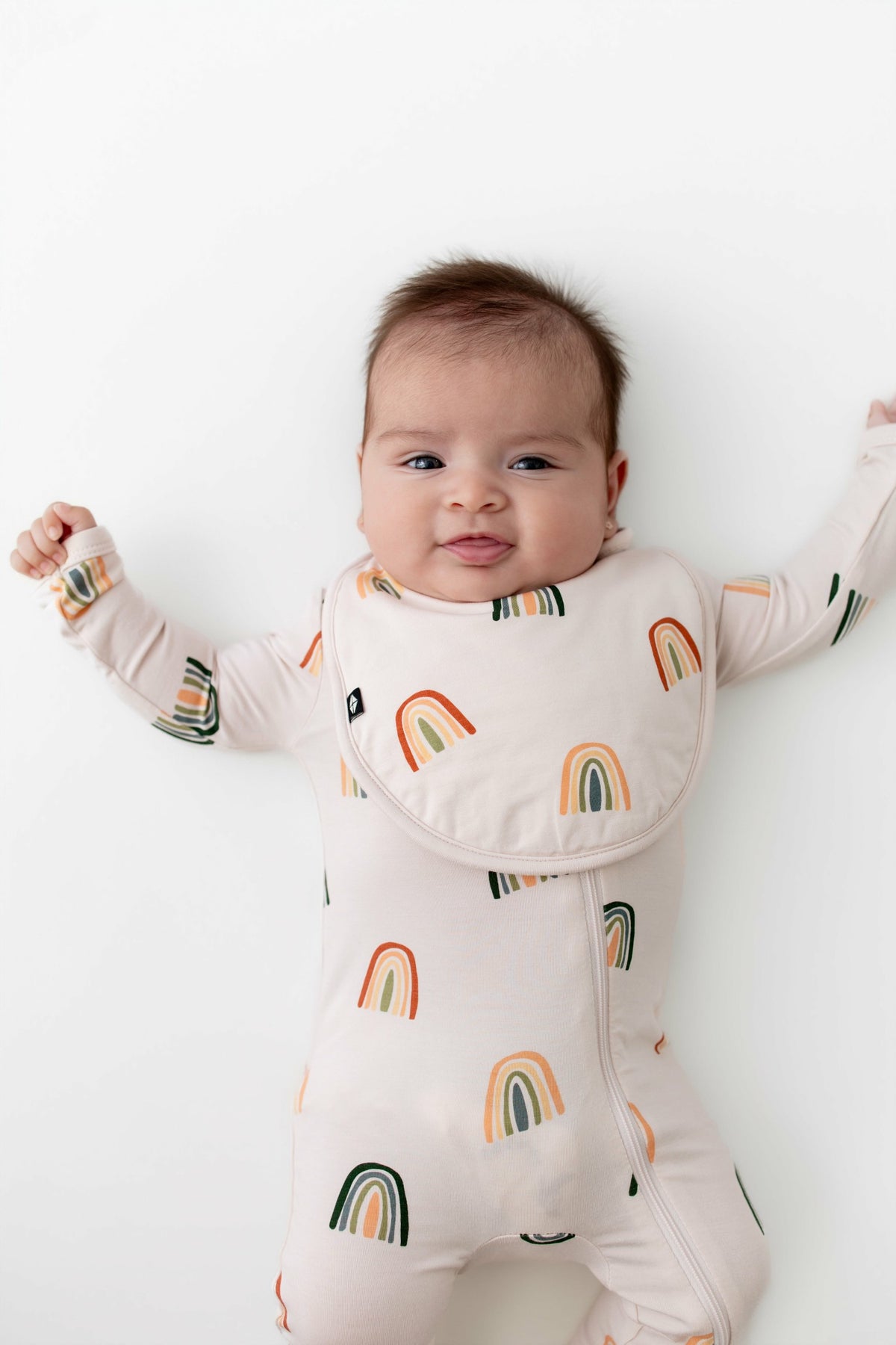 Cushy Bib in Retro Rainbow | Kyte Baby