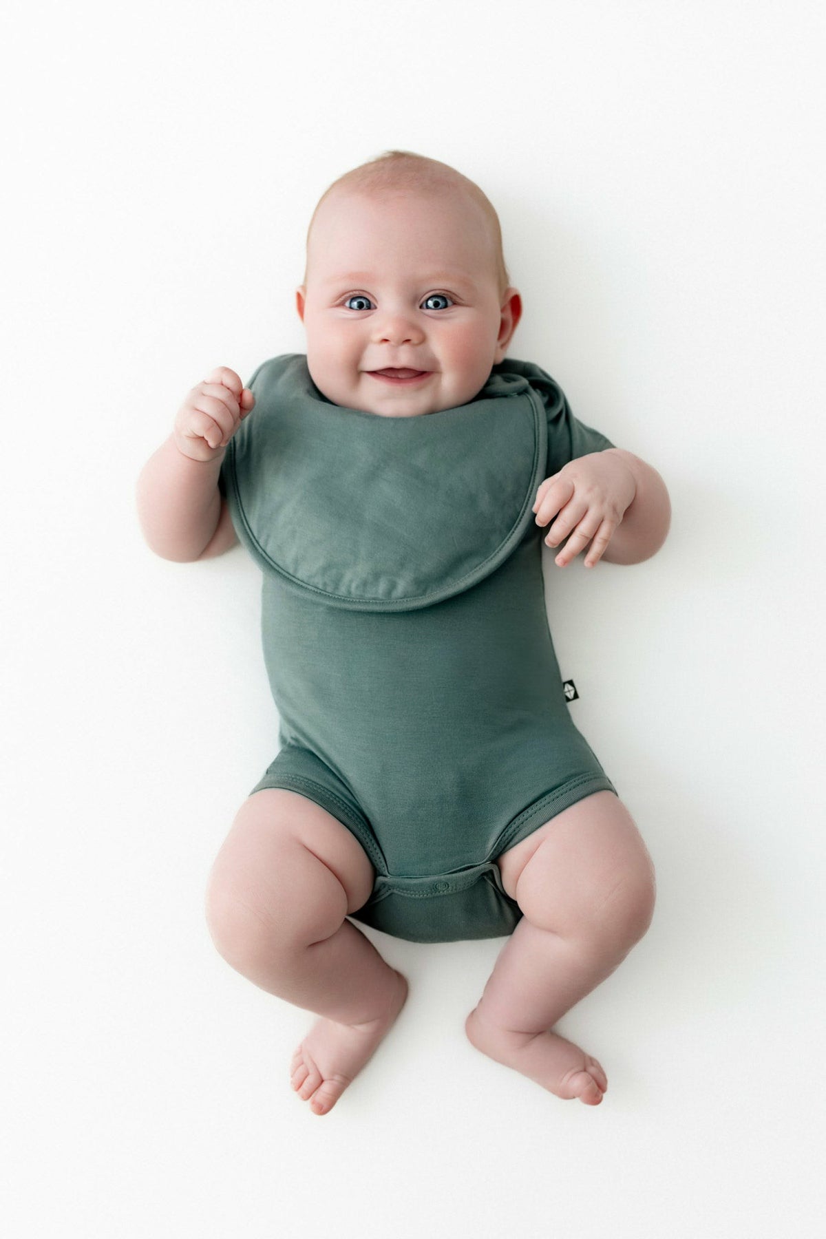 Cushy Bib in Pine | Kyte Baby