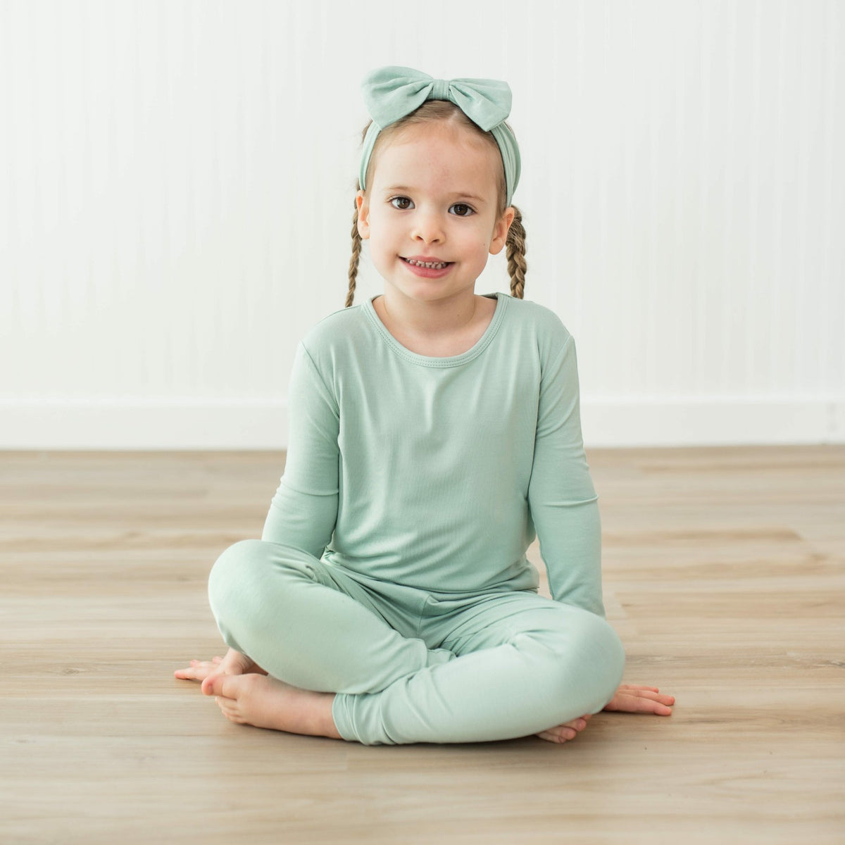 Bow Headband in Sage | Kyte Baby