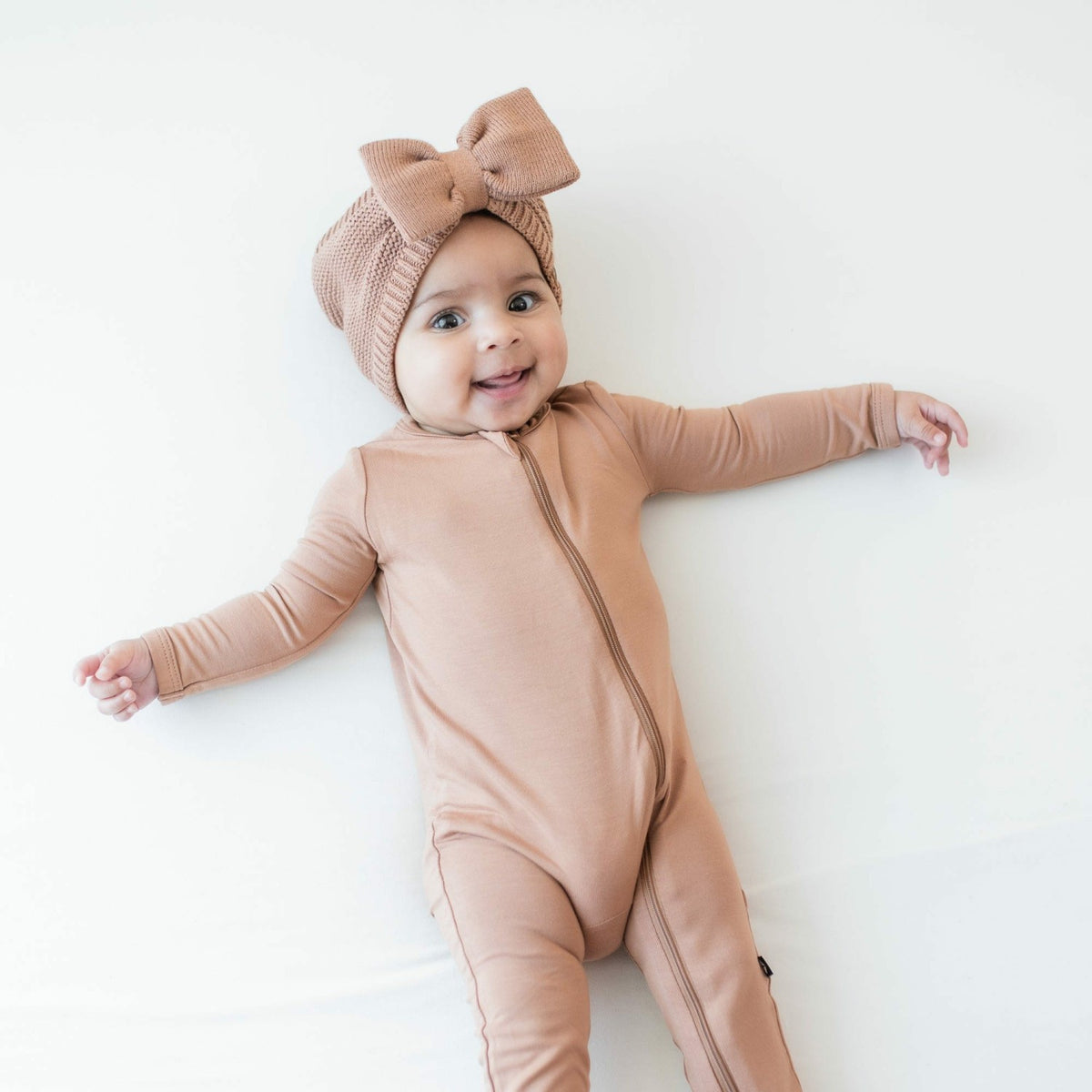 Chunky Knit Bow Headband in Latte | Kyte Baby