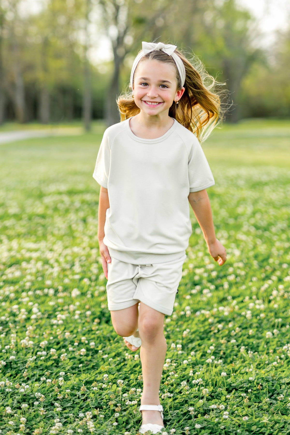 Short Sleeve Jogger Set in Oat | Kyte Baby