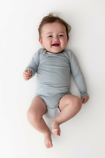 Long Sleeve Bodysuit in Fog | Kyte Baby
