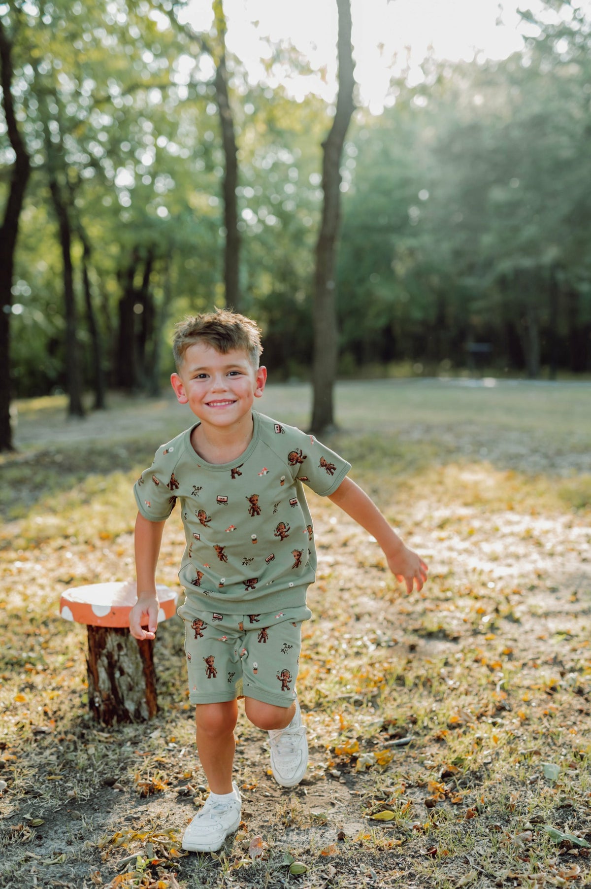 Short Sleeve Jogger Set in Groot | Kyte Baby