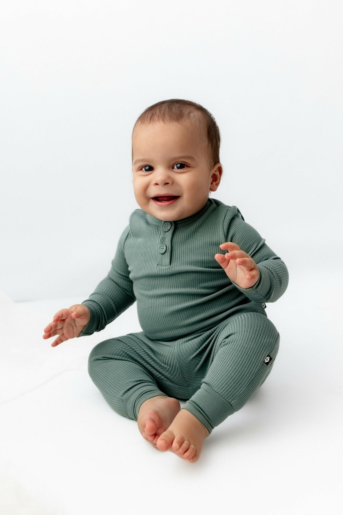 Ribbed Infant Henley Set in Pine | Kyte Baby