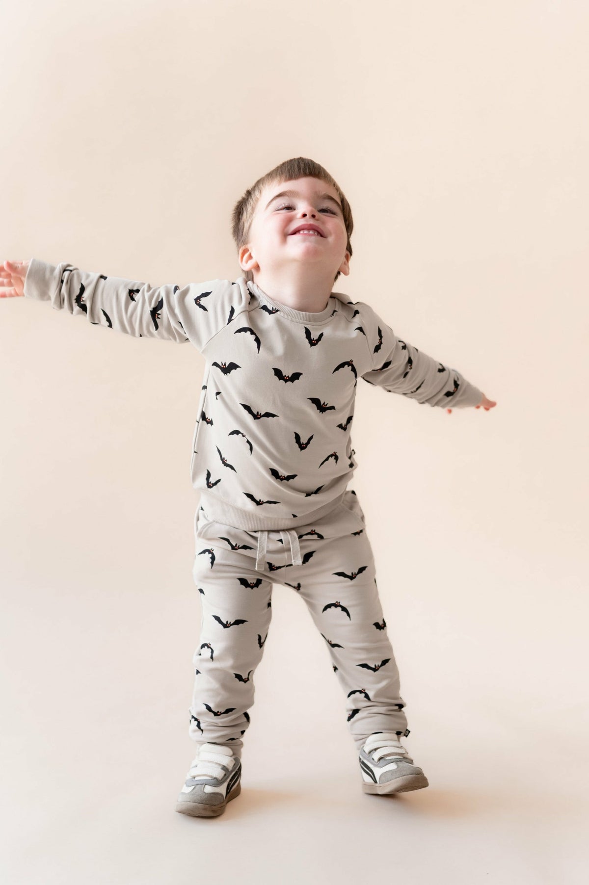 Long Sleeve Jogger Set in Bats | Kyte Baby