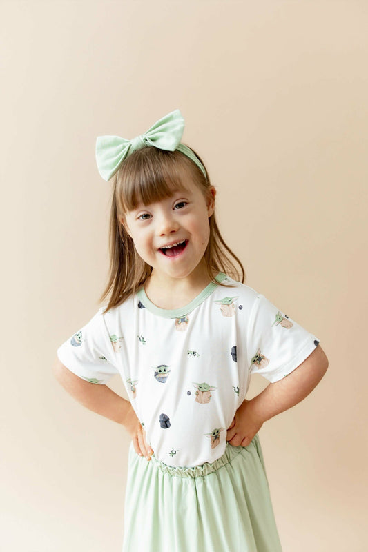 Toddler Basic Tee in Grogu™ | Kyte Baby